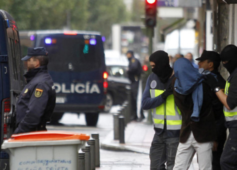 dos detenidos en cataluna y canarias acusados de pertenecer al estado islamico