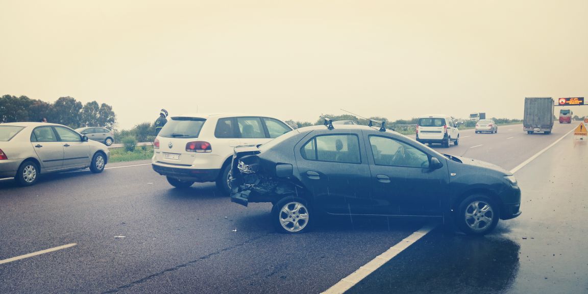 عاجل ...إصطدام ثلاث سيارات بالطريق السيار الرابط بين بوزنيقة و الرباط 1 IMG 20180228 WA0083