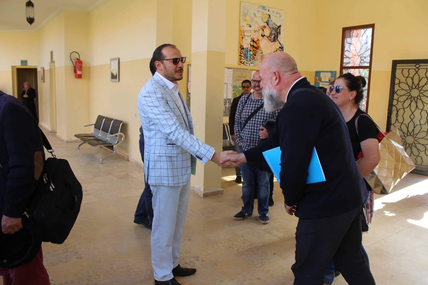 في إطار مسلسل تبادل الخبرات وتفعيل صيغ التعاون التنموية وفد إسباني في زيارة عمل لجماعة سيدي رحال. 1 received 319549862219429