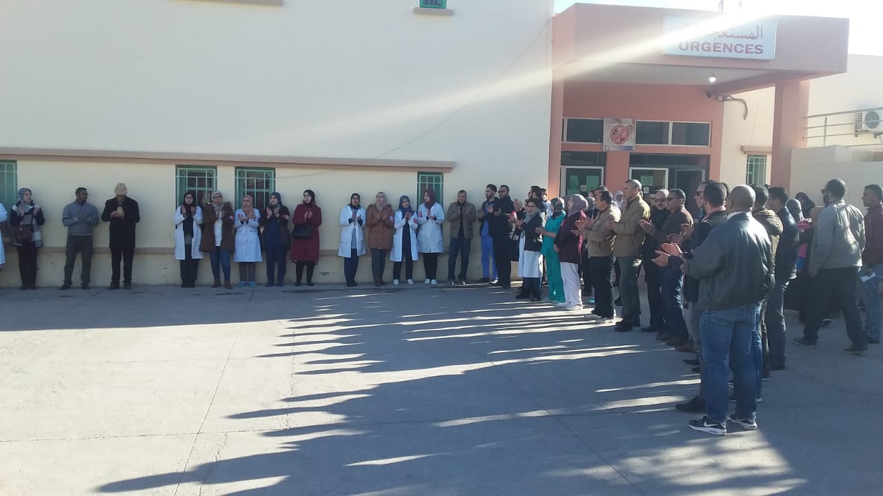 تاوريرت :الاعتداء على ممرضة يخرج الأطر الصحية بالمستشفى الإقليمي للاحتجاج . 1 IMG 20190102 WA0119