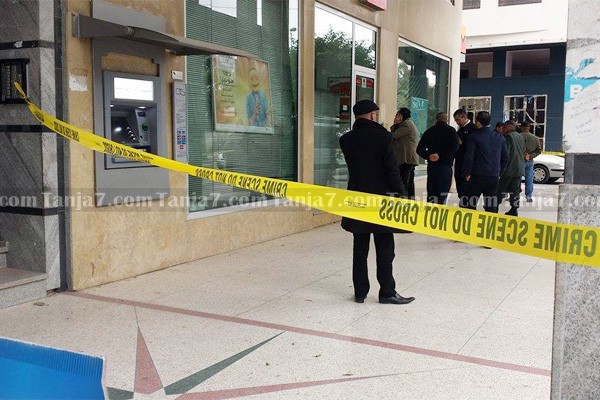 عصابة خطيرة مدججة بالسيوف تقتحم وكالة بنكية بإقليم النواصر و تستولي على 20 مليون سنتيم . 1 IMG 20190204 WA0303