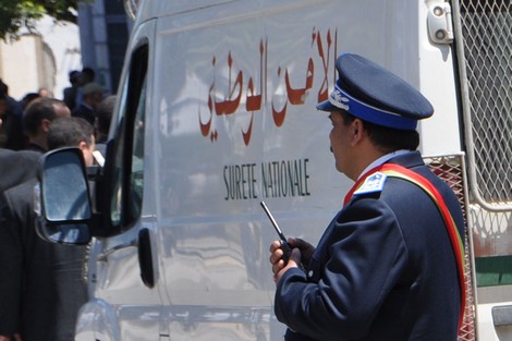 العيون.. توقيف شخص للاشتباه في تورطه في قضية تتعلق بالحيازة والاتجار في المشروبات الكحولية بدون رخصة 1 terrorismemaroc 446281121