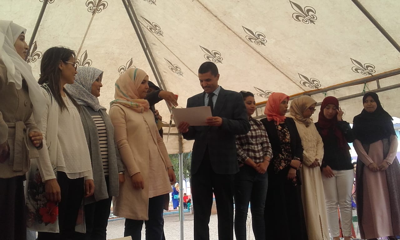 م.م أولاد سليمان الغابة بسطات تكرم نساء التعليم بمناسبة اليوم العالمي للمرأة 1 IMG 20190331 WA0039