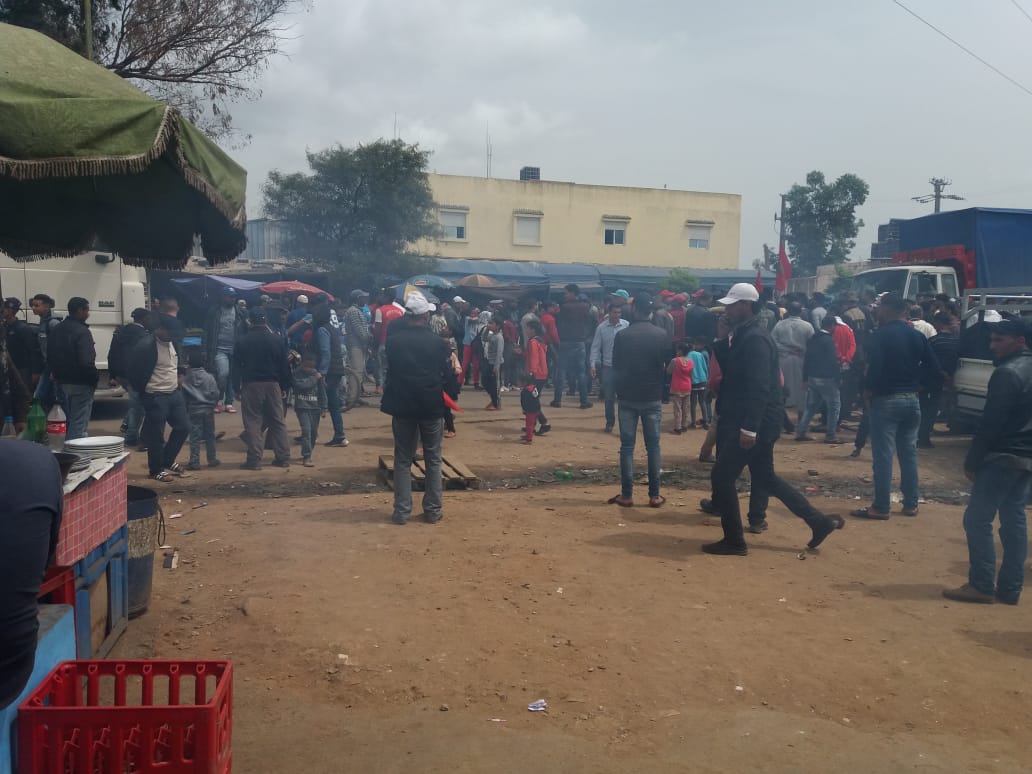 بالصور:انقطاع الكهرباء يعرج دوار دلاحة للاحتجاج وقطع طريق عمومي 1 IMG 20190417 WA0053