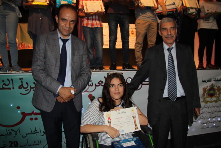 تتويج التلاميذ المتفوقين في حفل التميز بدار الشباب 20 غست بالخميسات 1 takrim60