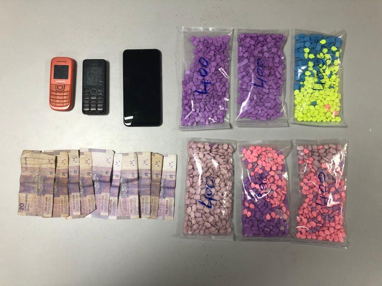 العيون.. توقيف شخص للاشتباه في تورطه في قضية تتعلق بحيازة وترويج المخدرات والمؤثرات العقلية (بلاغ) 1 IMG 20190923 WA0047