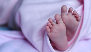 121 100803 birth girl mother brain death 700x400