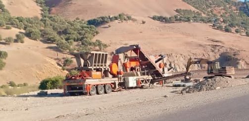 تازة من يحمي ساكنة مكناسة الغربية من صاحب مقلع خارج عن القانون 1 IMG 20191025 WA0037