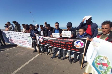 العطش يخرج ساكنة أيت كرمون للاحتجاج 1 manif soif sidifni1 700450310