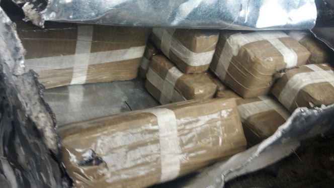 وجدة..حجز عدة أطنان من المواد الغذائية المعدة والمخزنة في ظروف غير صحية (بلاغ) 1 17668586 446559409014261 1496373994 o