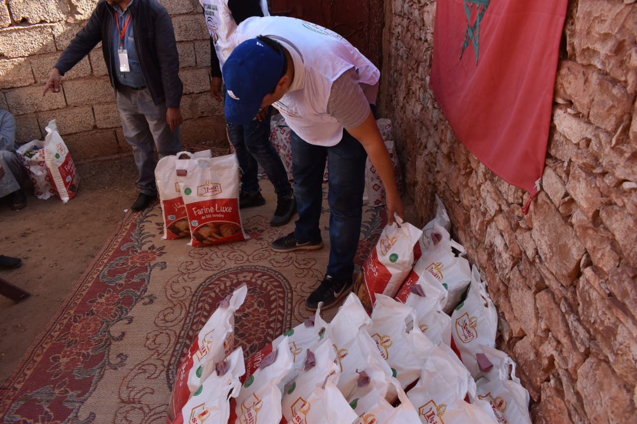 تارودانت ، قافلة إنسانية "" دير الخير تلقاه "" من تنظيم جمعية توادا الخير بتعاون مع السلطات المحلية. 1 IMG 20200103 WA0064