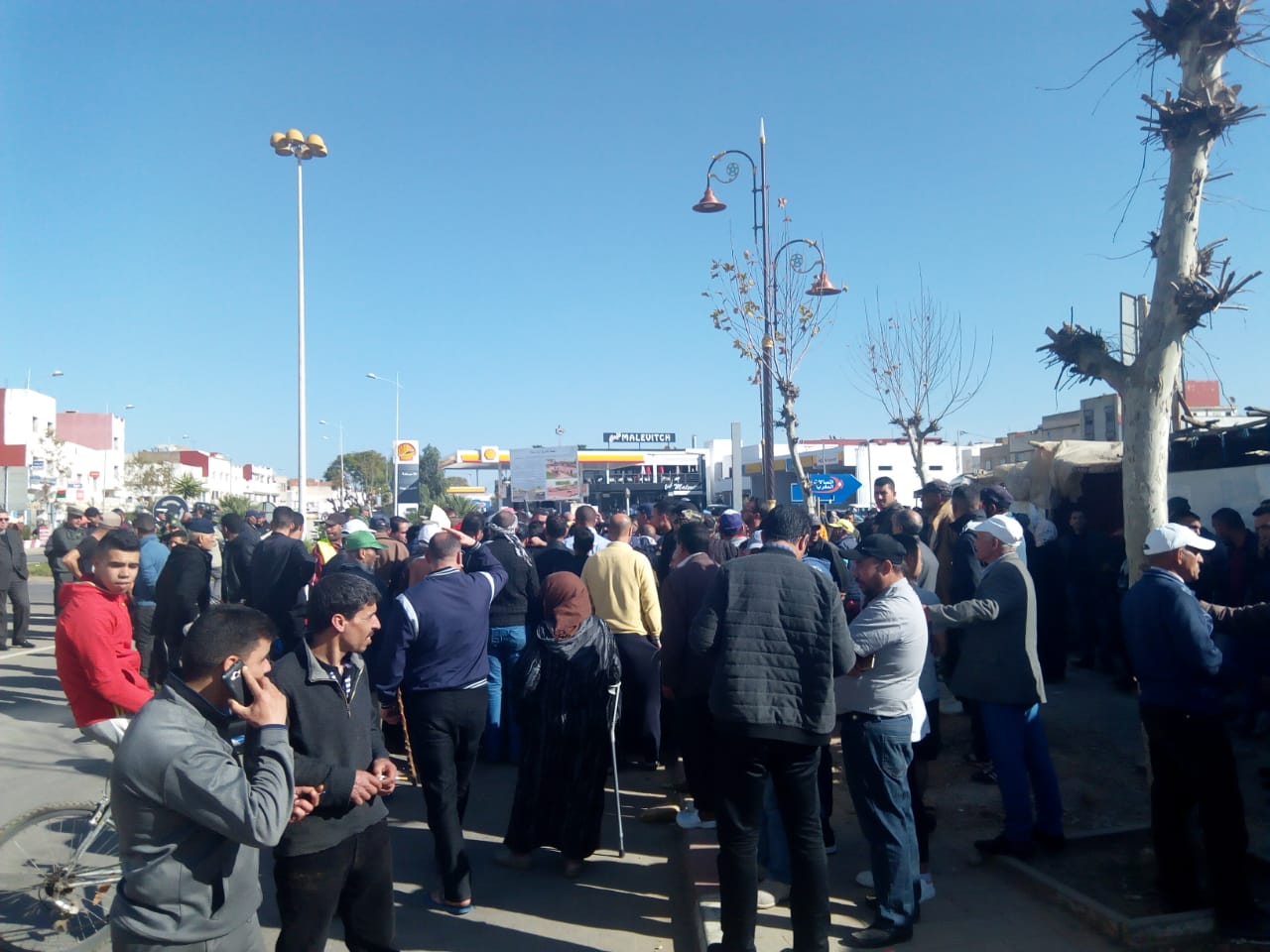 الخميسات: انطلاق عملية ترحيل بائعي الخضر أمام صعوبات جمة في التنفيذ 1 IMG 20200211 WA0027