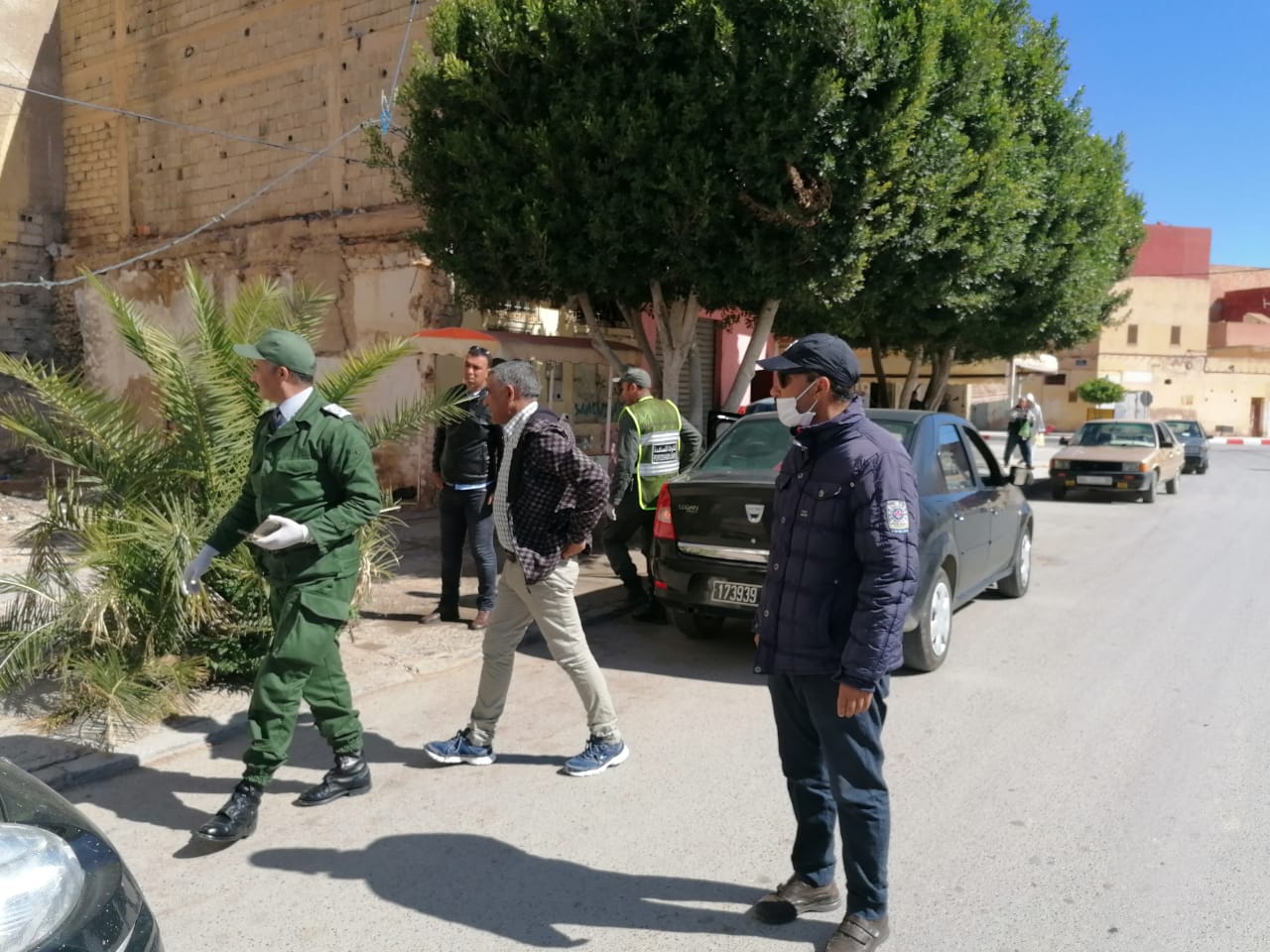 السلطات بجرسيف تنظم حملة لإيواء المشردين والأشخاص دون مأوى لحمايتهم من فيروس كورونا 1 IMG 20200331 WA0279