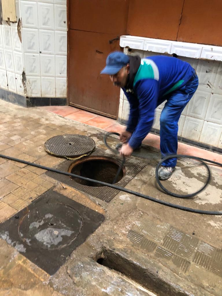 فاس: تعقيم السوق البلدي لمكافحة وباء كورونا المستجد 1 IMG 20200403 WA0038