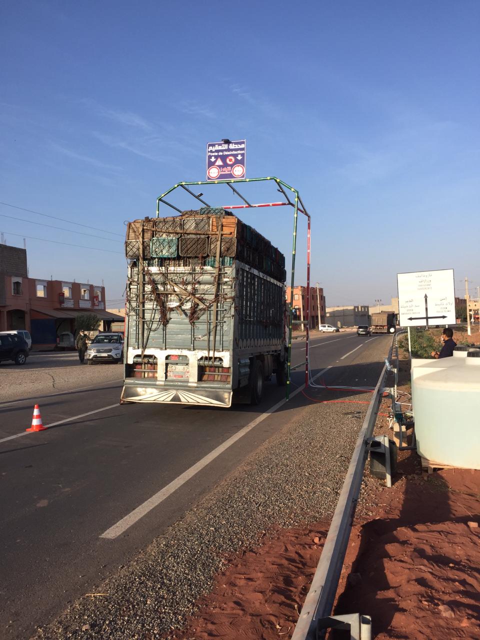 تارودانت : ابتكار محطة لتعقيم السيارات والشاحنات بين اكادير وتارودانت . 1 IMG 20200410 WA0133