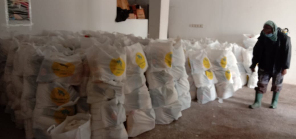 الأسر المعوزة بجماعة إبن احميدة إقليم الصويرة تستفيد من قفة رمضان المقدمة من طرف مؤسسة محمد الخامس للتضامن 1 IMG 20200425 WA0065