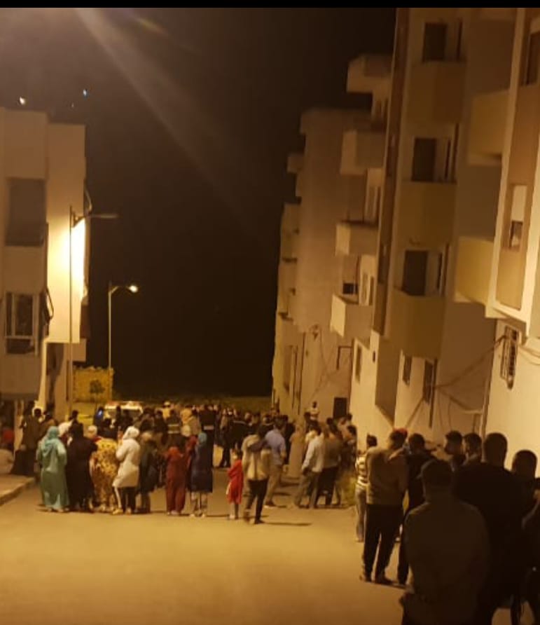 تشققات خطيرة على جدران عمارة حديثة،يعيد فضائح السكن الاجتماعي الى الواجهة 1 IMG 20200524 WA0092 2