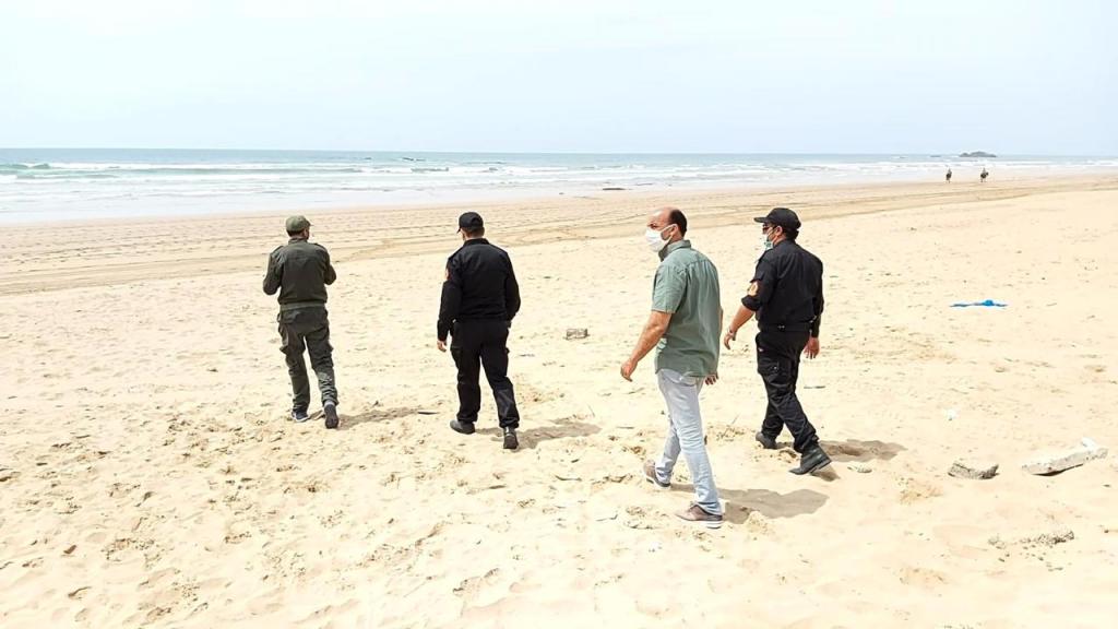 باشا الصويرة يشرف على تطهير شواطئ المدينة من المخالفين للحجر الصحي 1 IMG 20200531 WA0004