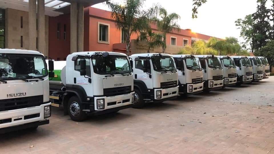 والي جهة بني ملال خنيفرة ورئيس مجلس الجهة يشرفان على توزيع 15 شاحنة صهريجية لتزويد العالم القروي بالماء الصالح للشرب 1 f8c45df8 3938 4a39 9cd1 243528413b41