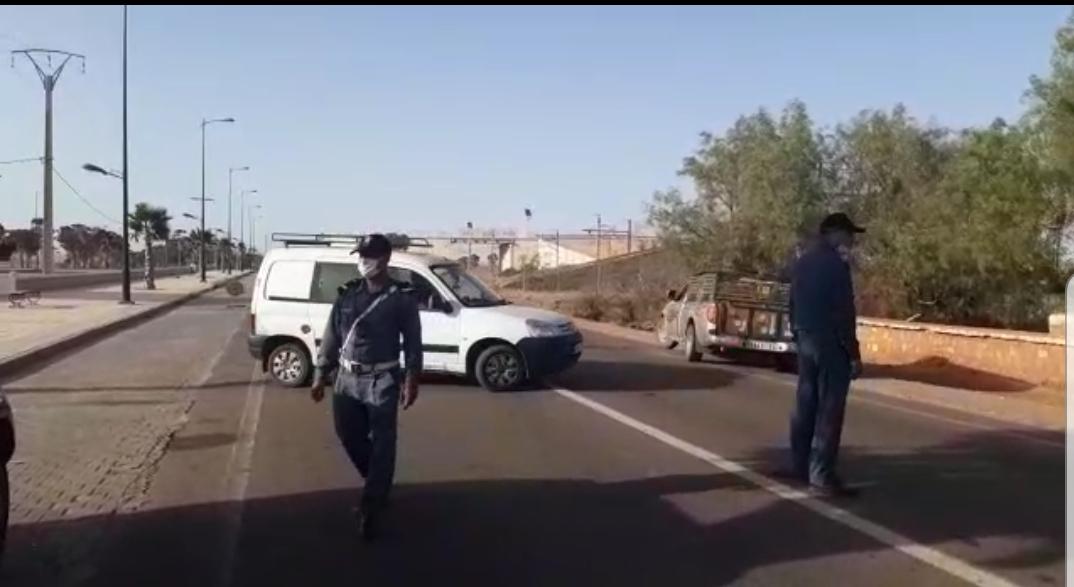 بالصور ..إقليم الرحامنة: تشديد المراقبة وتنصيب سد قضائي متنقل على مستوى قيادة أولاد تميم بالمحاداة من إقليم سطات 1 IMG 20200812 WA0006
