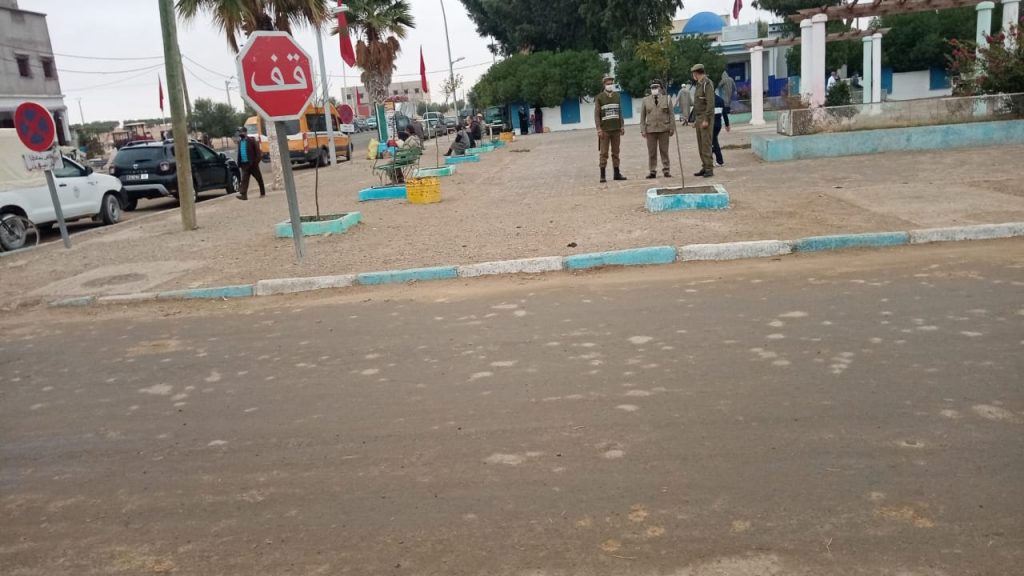 مركز تفتاشت إقليم الصويرة: حملة تحسيسية للحد من الرمي العشوائي للأزبال والتحلي بالمسؤولية اتجاه نظافة المركز والسوق الأسبوعي ومحيطه. 6 IMG 20201104 WA0064