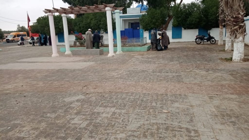 مركز تفتاشت إقليم الصويرة: حملة تحسيسية للحد من الرمي العشوائي للأزبال والتحلي بالمسؤولية اتجاه نظافة المركز والسوق الأسبوعي ومحيطه. 3 IMG 20201104 WA0067