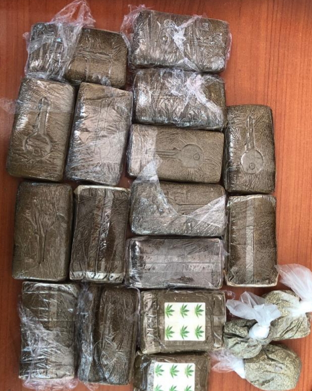 امن مطار طنجة الدولي يعتقل اسباني بسبب حيازته لمخدر الشيرا 1 IMG 20201123 WA0112