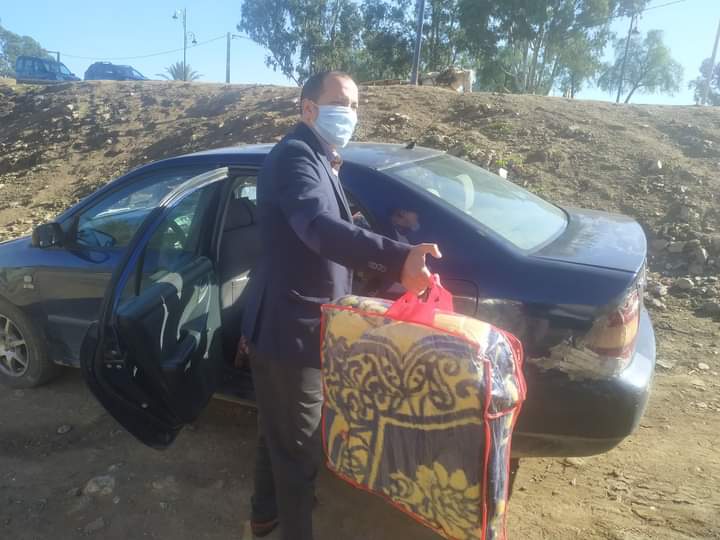 المعازيز : توزيع الأغطية على الفئات الهشة قبل دخول موجات البرد 1 FB IMG 1608725052419