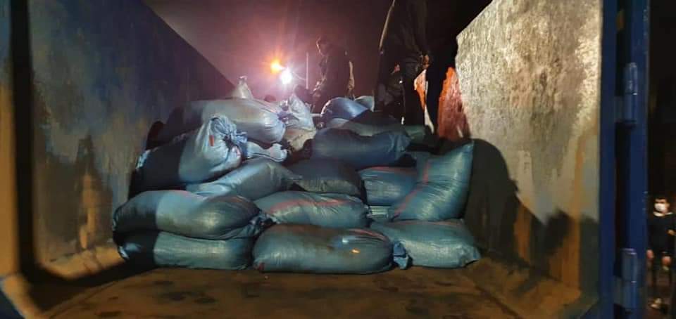 تفكيك عصابة لترويج المخدرات بسيدي بيبي و حجز شاحنتين و سيارة و أطنان من المخدرات 1 IMG 20201212 WA0011