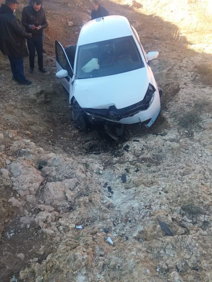 تاوريرت.. تعرض أساتذة لحادثة سير بالطريق الرابطة بين تانشرفي والعيون 1 IMG 20201223 WA0078