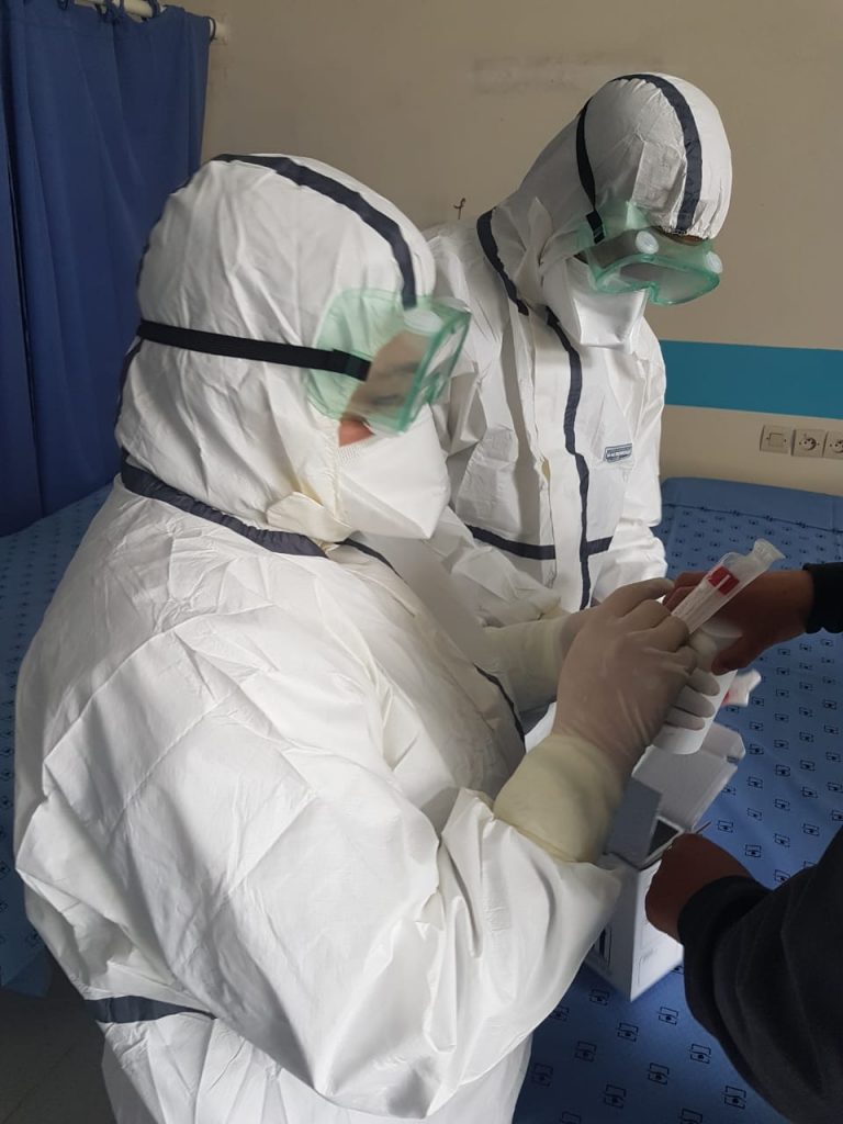 الخميسات:مصلحة كوفيد 19 بالمستشفى الاقليمي،جهود كبيرة لإنقاذ الأرواح. 4 d8a7d984d8aed985d98ad8b3d8a7d8aa 3