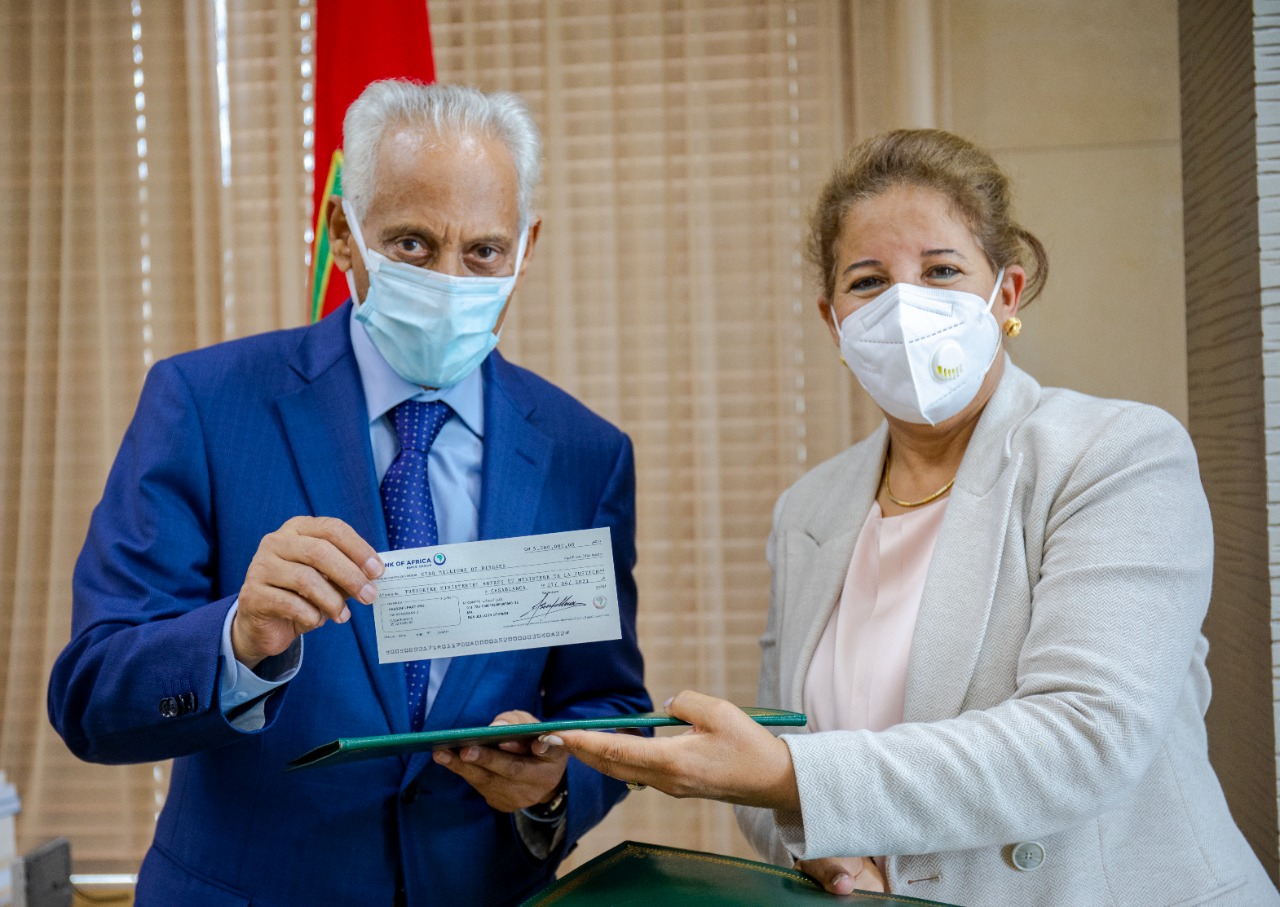 القاضية عائشة الناصري تحقق انتصارا جديدا للمشهد الحقوقي بتسليمها لشيك 500 مليون للمندوبية العامة لإدارة السجون 1 IMG 20210621 WA0018