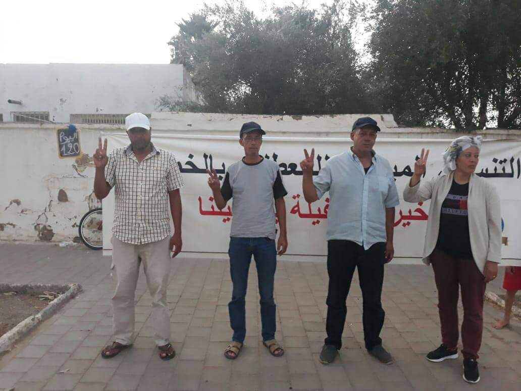 الخميسات…المعطلون ينتظرون المترشحون للمجلس البلدي بباب العمالة