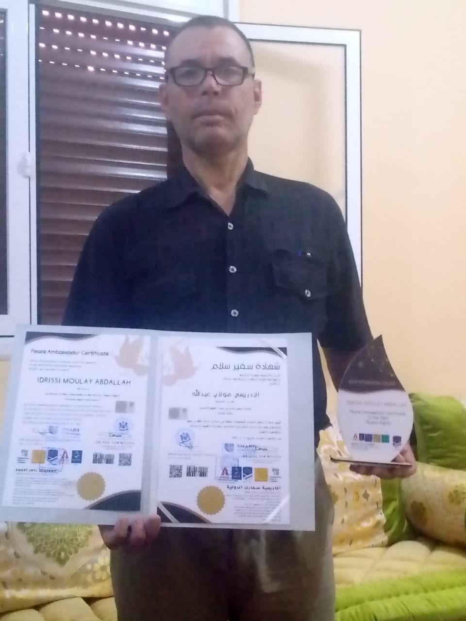 جامعة سمارت انتل الدولية توشح الأستاذ الإدريسي مولاي عبد الله بشهادة سفير السلام 1 IMG 20211003 WA0412