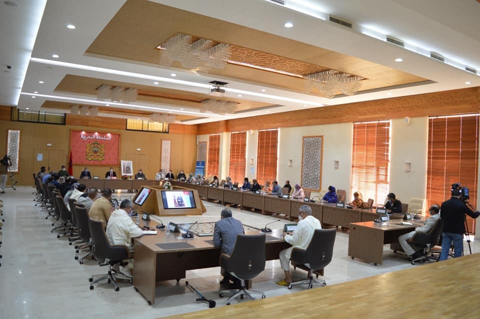 عامل اقليم بوجدور يترأس اجتماع اللجنة الاقليمية للمبادرة الوطنية للتنمية البشرية 3 IMG 20211210 WA0054