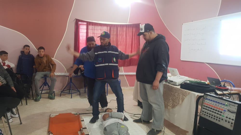 ايت اسحاق ….اطر وتلاميذ وتلميذات ثانوية الزاوية الاعدادية يحتفلون باليوم الوطني للسلام الطرقية "الطريق تقتل" 1 IMG 20220225 WA0006