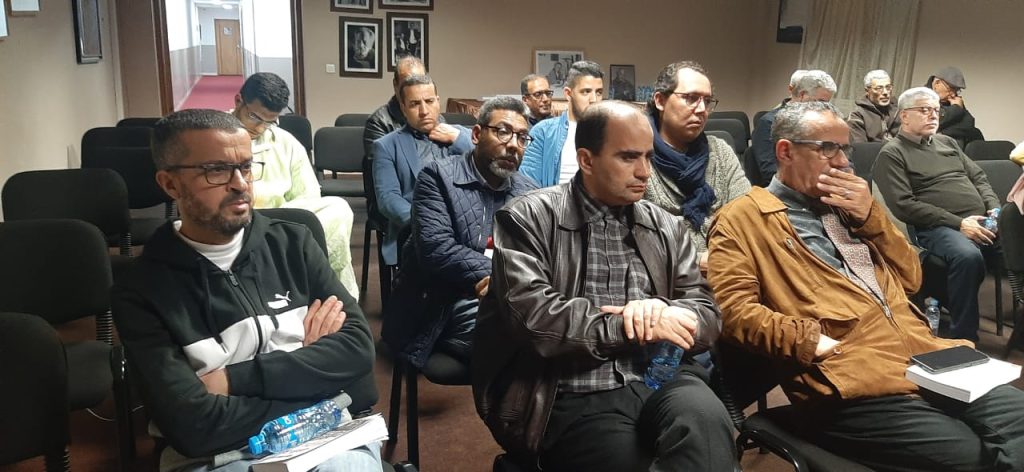 طنجة : دار النشر والإعلام "أبعاد متوسطية" تحتفي برواية "حرب الآخرين" للمؤلف عبد الحميد الهوتة 3 IMG 20220421 WA0278