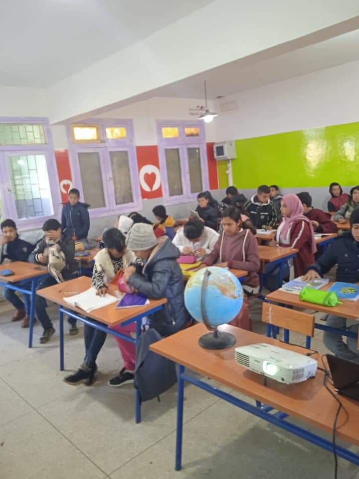 لقاءا تواصليا لفائدة تلميذات و تلاميذ ثانوية حمان الفطواكي الاعدادية بسيدي بنور 3 IMG 20220423 WA0012 1