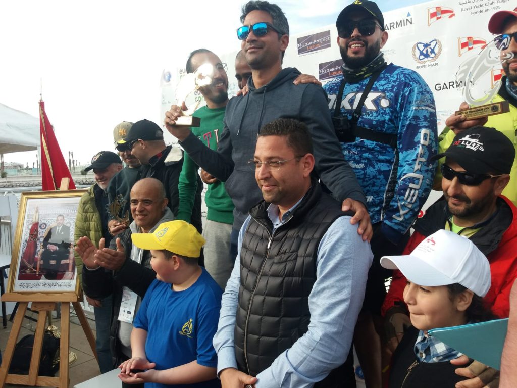 النادي الملكي للزوارق الشراعية بطنجة يتوج المصادين اكبر سمكة. 7 IMG 20220424 WA0039