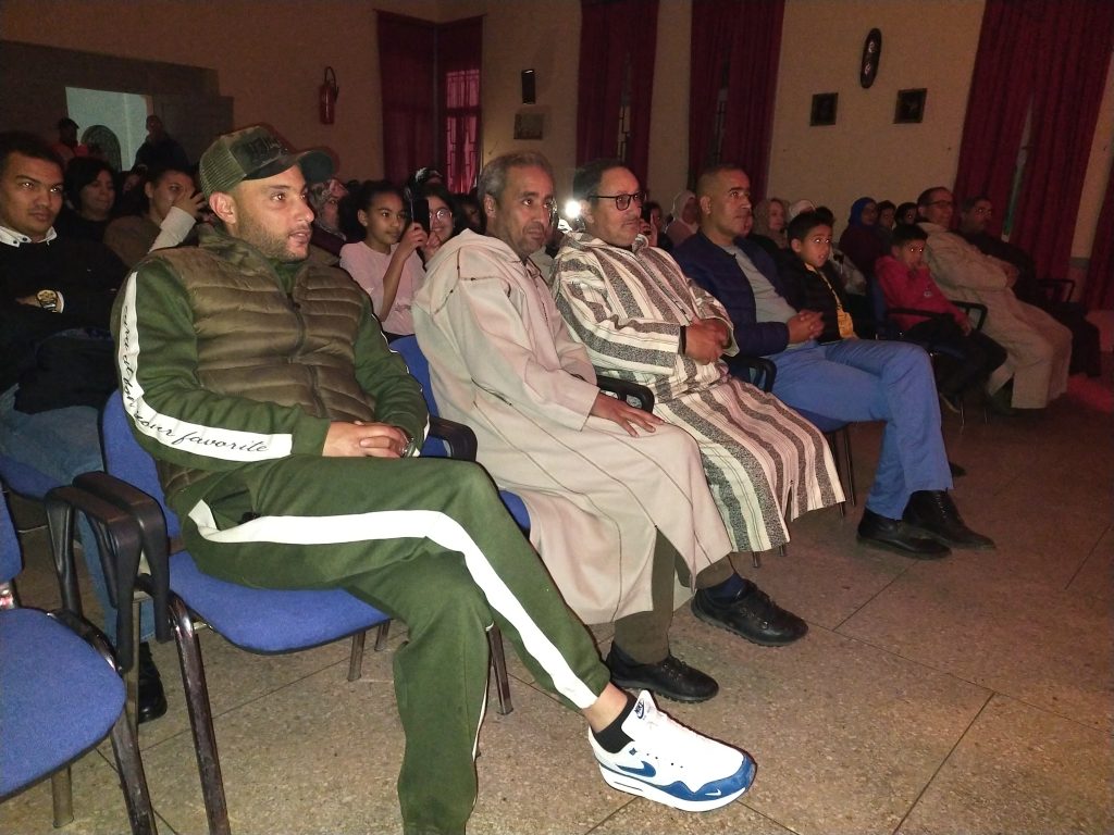 تيفلت... بشراكة مع المجلس الجماعي، مسرح غرطانة يعرض مسرحيته "سحت الليل" بدار المواطن.(الصور) 27 IMG20220420222313