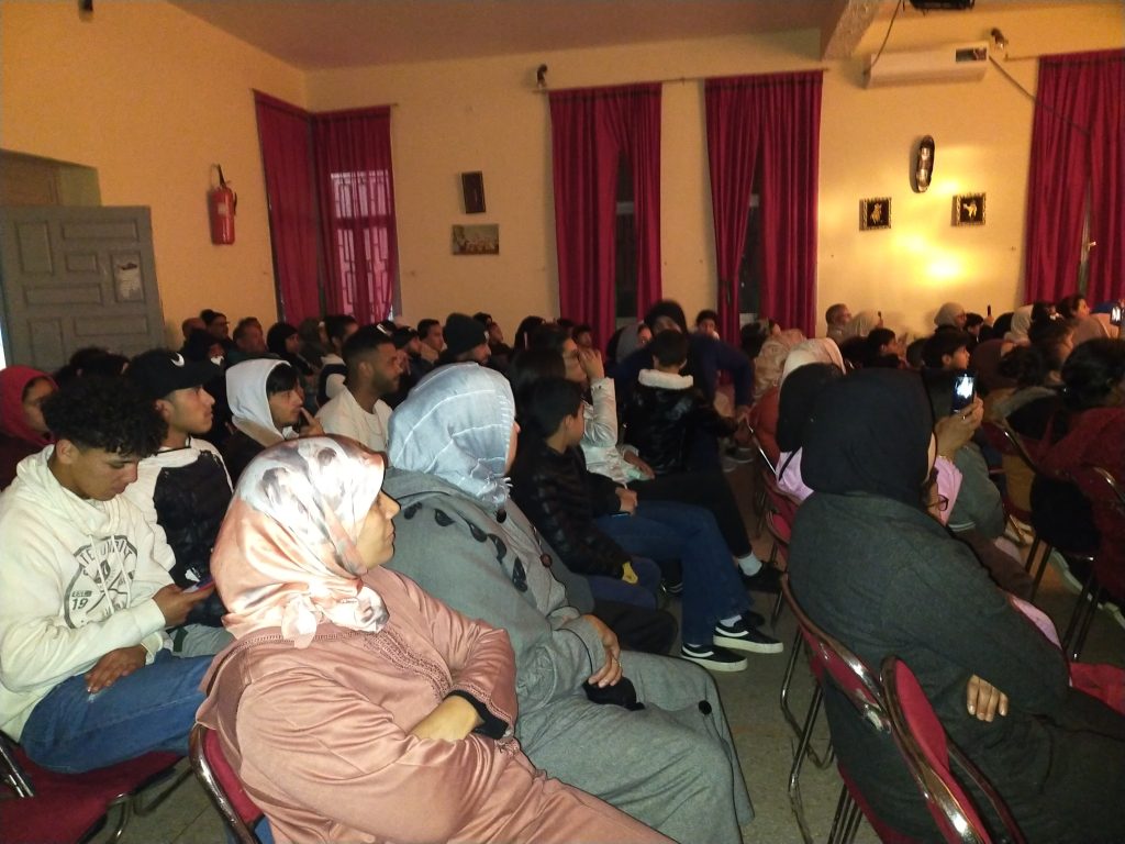 تيفلت... بشراكة مع المجلس الجماعي، مسرح غرطانة يعرض مسرحيته "سحت الليل" بدار المواطن.(الصور) 22 IMG20220420223945