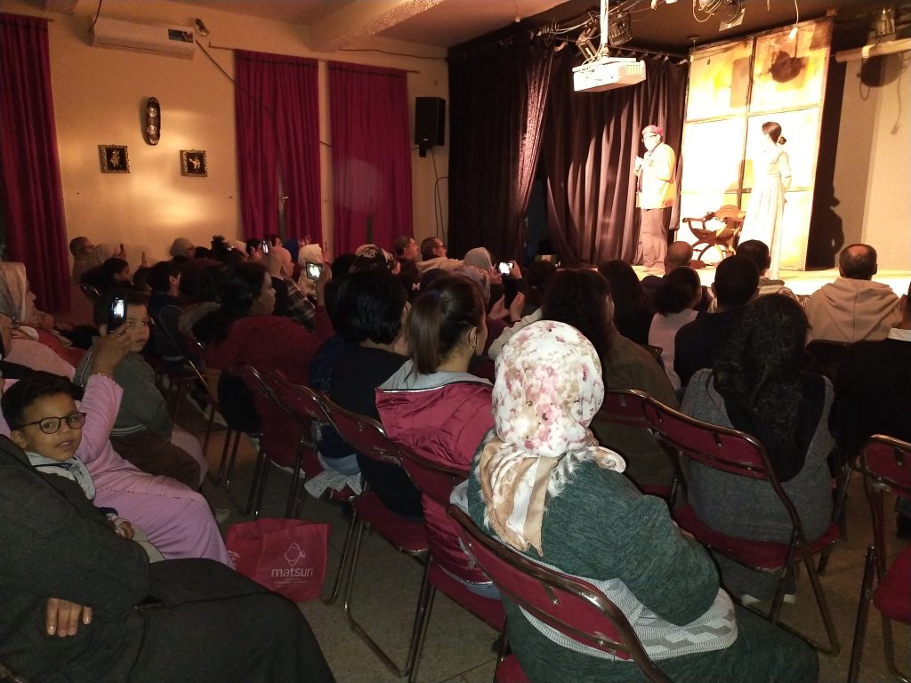 تيفلت... بشراكة مع المجلس الجماعي، مسرح غرطانة يعرض مسرحيته "سحت الليل" بدار المواطن.(الصور) 21 IMG20220420223951