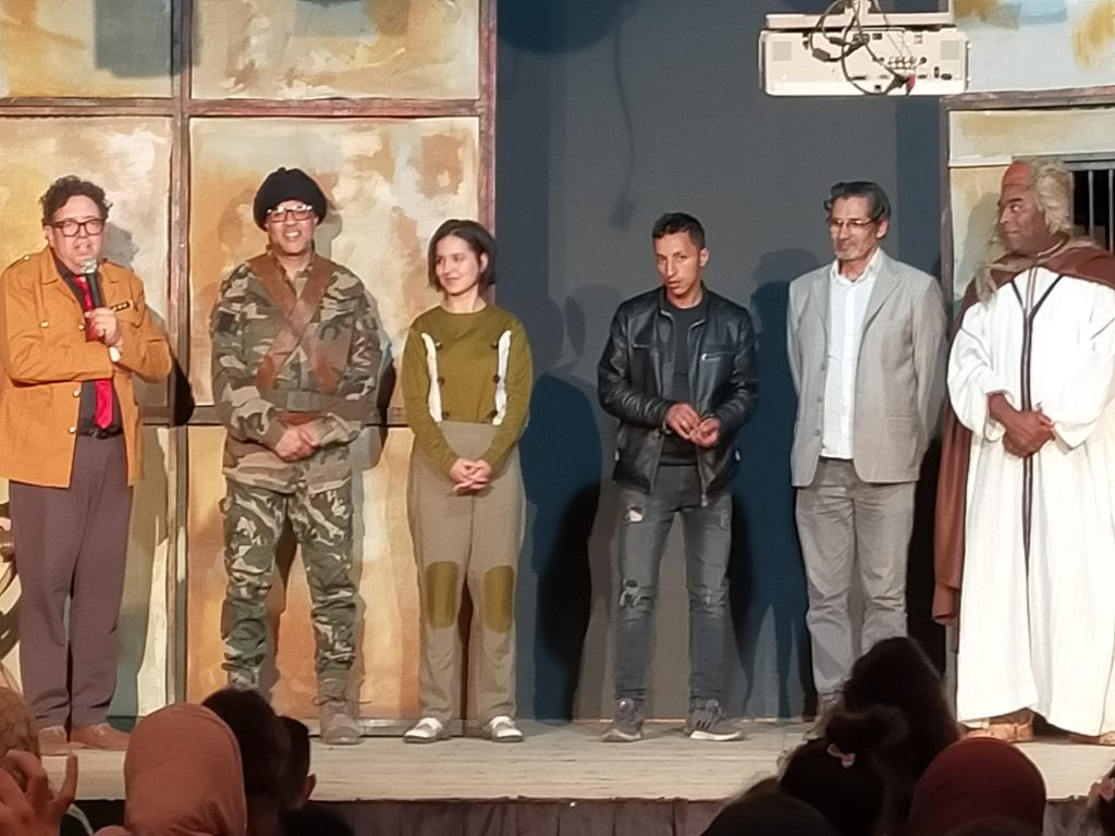 تيفلت... بشراكة مع المجلس الجماعي، مسرح غرطانة يعرض مسرحيته "سحت الليل" بدار المواطن.(الصور) 3 IMG20220420232502