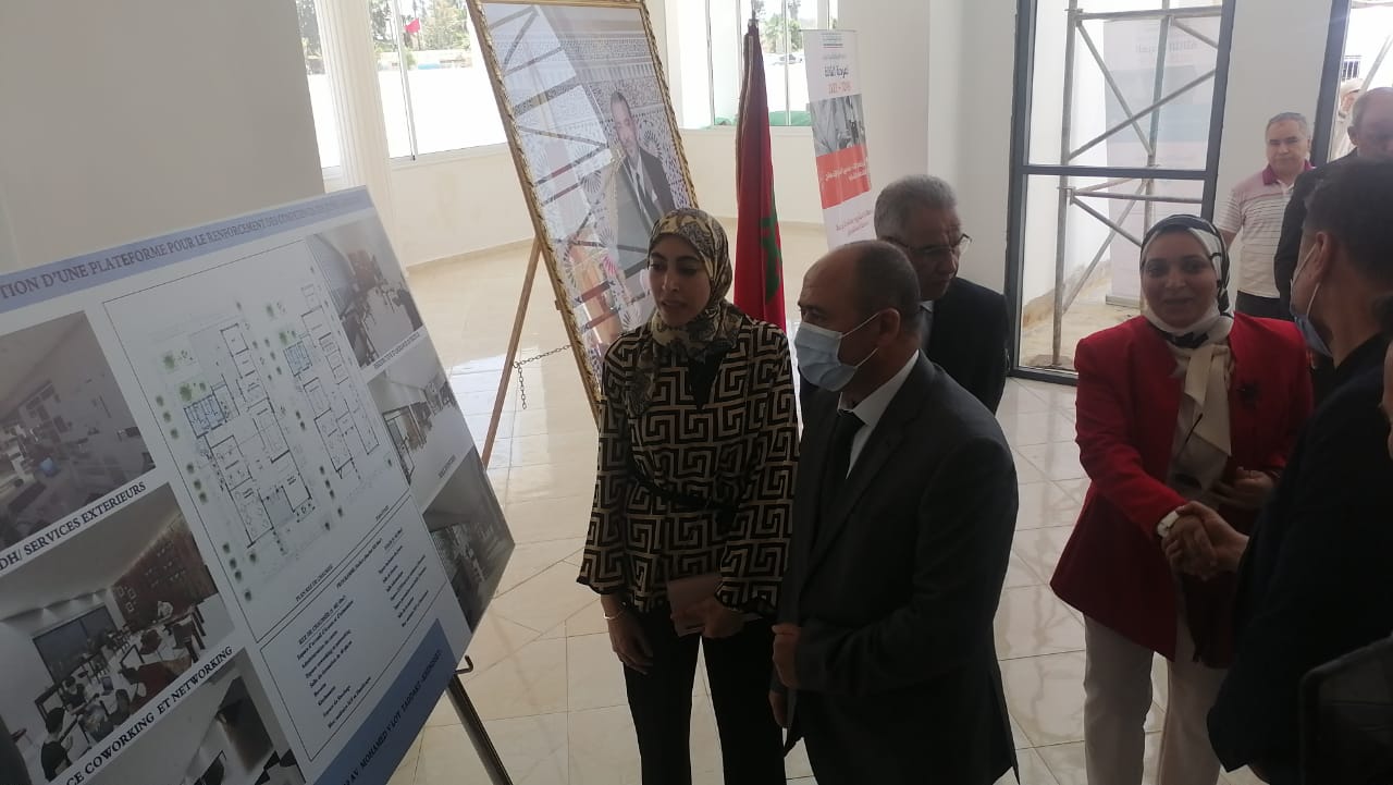 عامل الخميسات يترأس حفل الإحتفال بالذكرى 17 لانطلاق المبادرة الوطنية للتنمية البشرية 23 IMG 20220518 WA0092