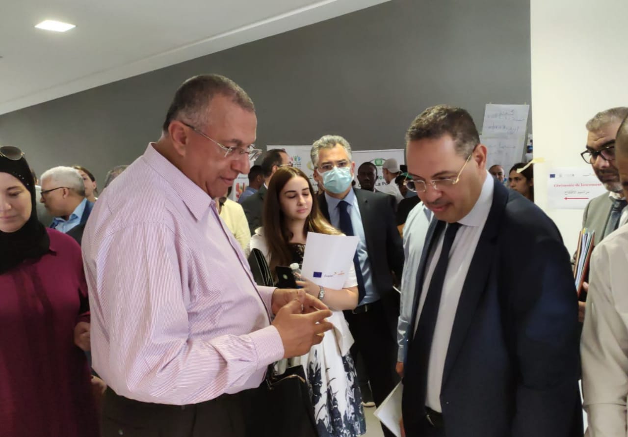 عامل اقليم سطات يعطي انطلاقة برنامج مشاركة مواطنة بجامعة الحسن الاول و يزور جناح شبكة الجمعيات الدكالية للاطلاع على تجربتها الرائدة 1 IMG 20220603 WA0045