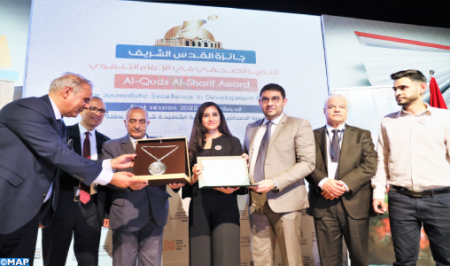 معرض الرباط للكتاب : تتويج الفائزين بجائزة القدس للتميز الصحفي في الاعلام التنموي 1 qods 8