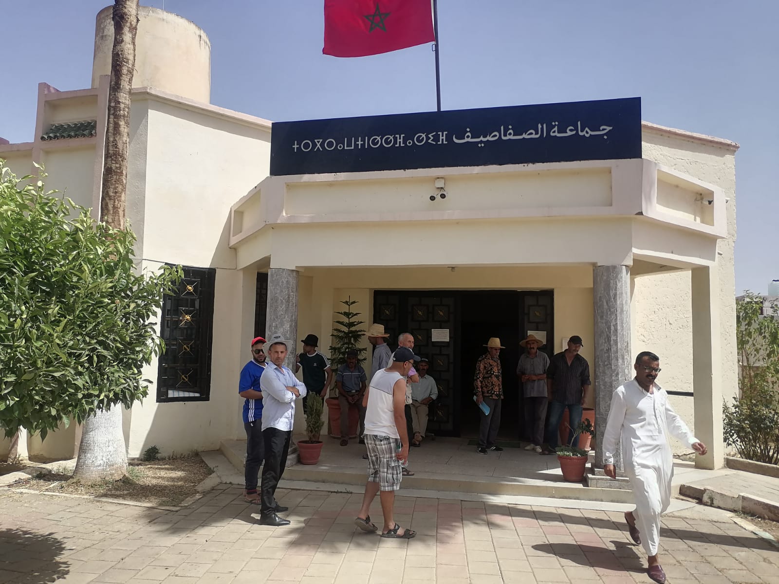 الخميسات/الصفاصيف:الماء يخرج الساكنة للاحتجاج بمقر الجماعة 1 IMG 20220713 WA0031