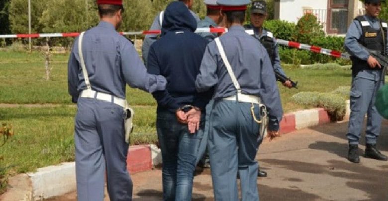 الخميسات/أيت يادين...توقيف شخص متورط في ترويج المخدرات و مشروب ماء الحياة 1 WhatsApp Image 2021 06 11 at 21.43.25