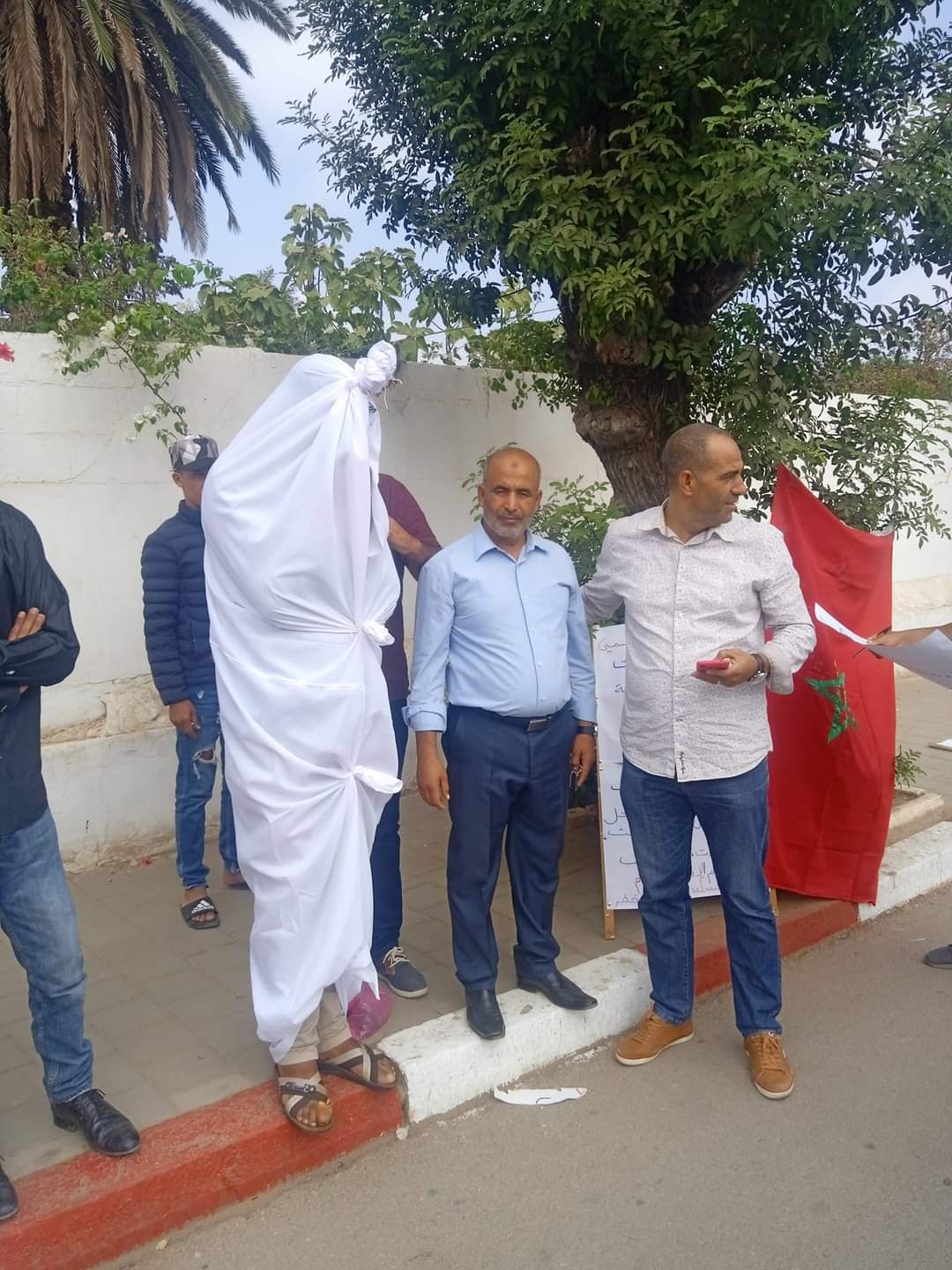 الخميسات..حينما تموت الصحة،وينقل جثمانها على أكتاف المتضررين. 1 FB IMG 1663952967879