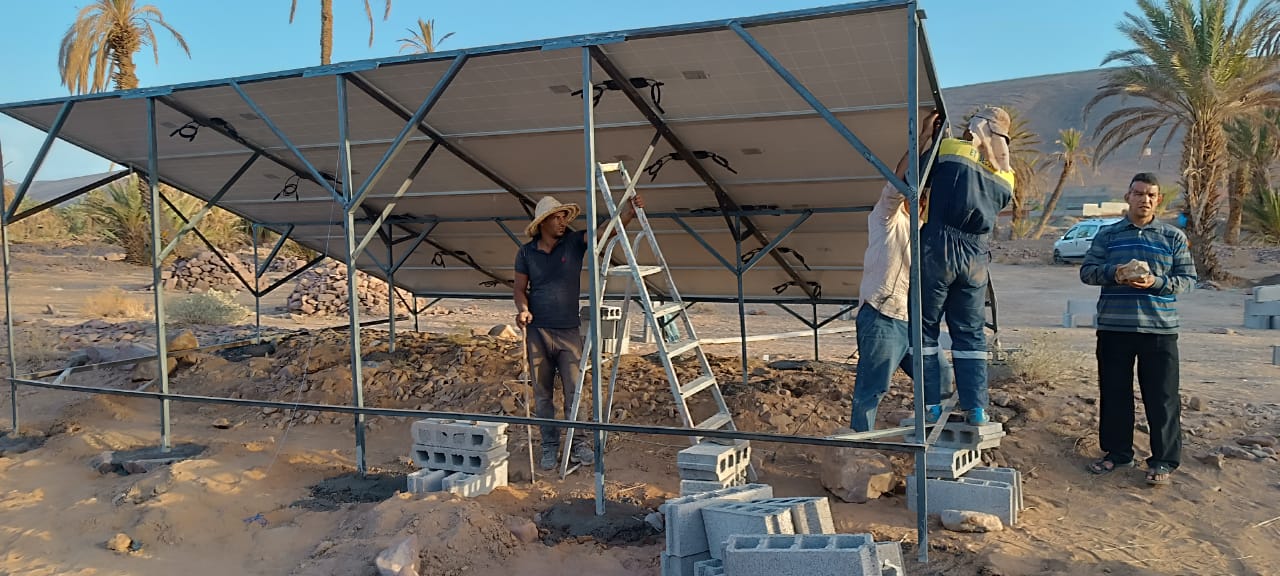 تركيب ألواح الطاقة الشمسية للري من أجل انقاد واحة النخيل بدوار زاوية أوزدين باقليم زاكورة. 2 IMG 20220911 WA0044